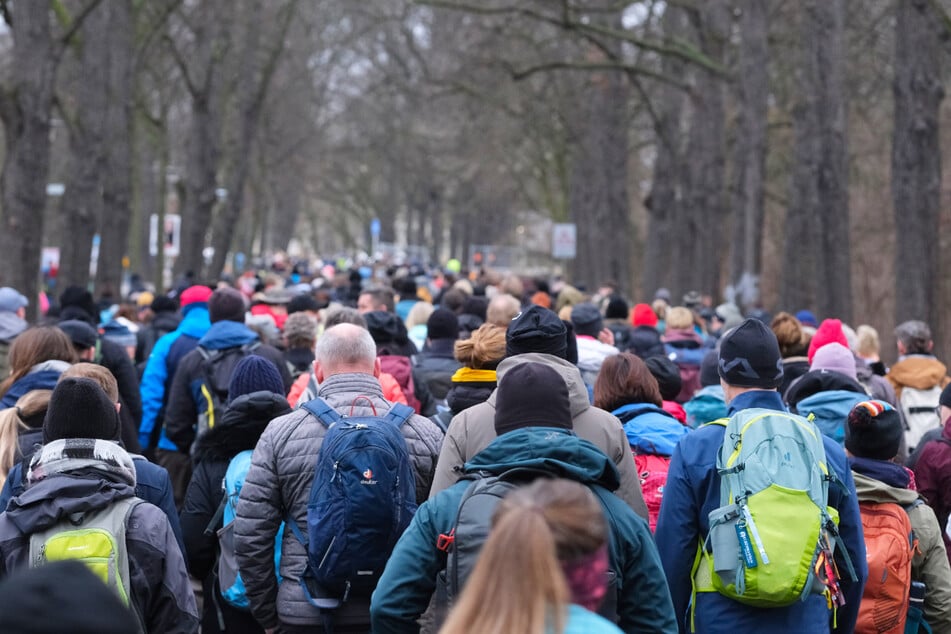 Tausende Menschen laufen seit Samstagmorgen motiviert quer durch Leipzig.