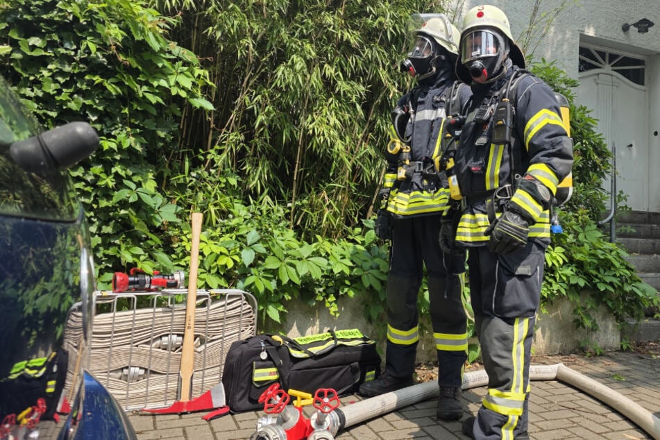 Die Feuerwehr war am Sonntag bei einem Feuer in einem Mehrfamilienhaus in Celle im Einsatz.