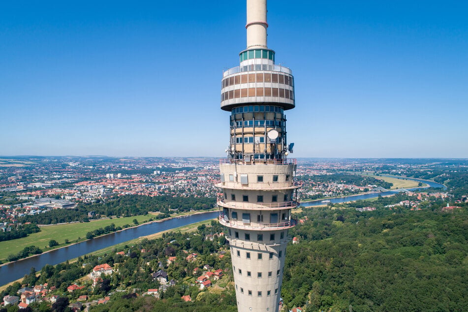 Wegen Wartungsarbeiten am Dresdner Fernsehturm waren MDR-Radioprogramme in der Stadt zeitweise nicht empfangbar. (Archivfoto)