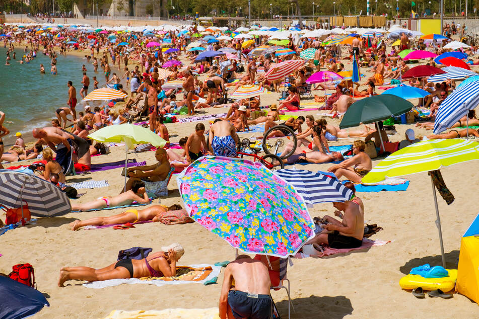 Badende auf Ibiza müssen vorerst auf eine Bucht verzichten. (Symbolbild)