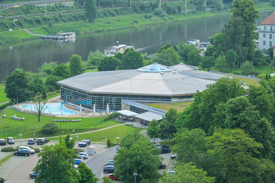 Auf dem Parkplatz der Toskana Therme in Bad Schandau gab es im Juni einen nächtlichen Polizeieinsatz.