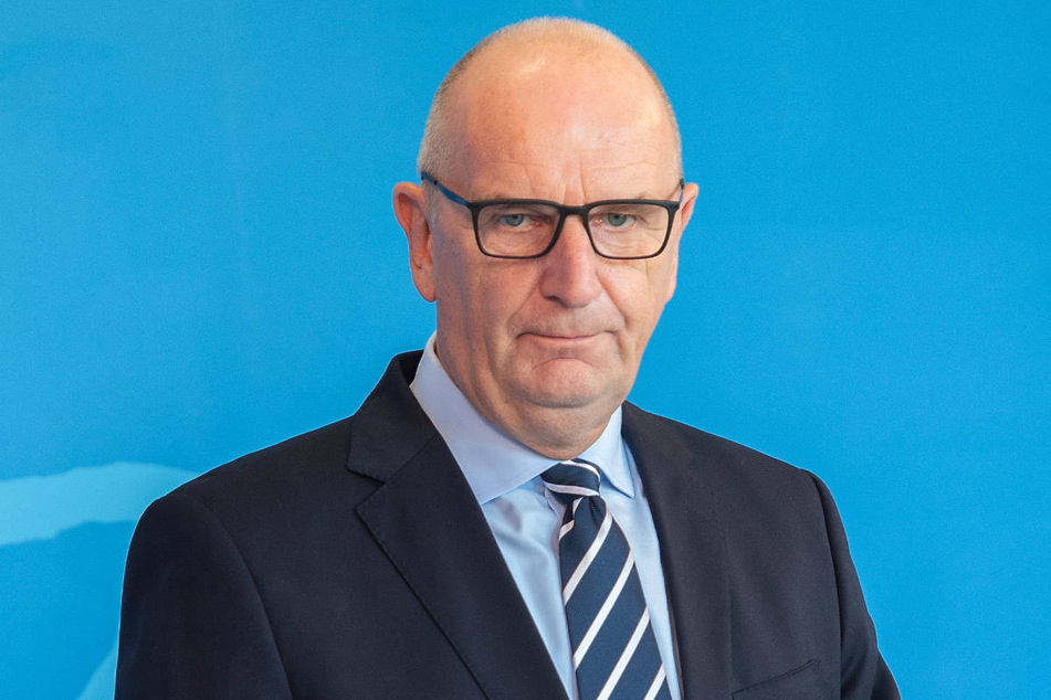 Brandenburgs Ministerpräsident Dietmar Woidke (59, SPD) geht davon aus, dass Corona-Ungeimpfte zukünftig mehr Unbequemlichkeiten in Kauf nehmen müssen.