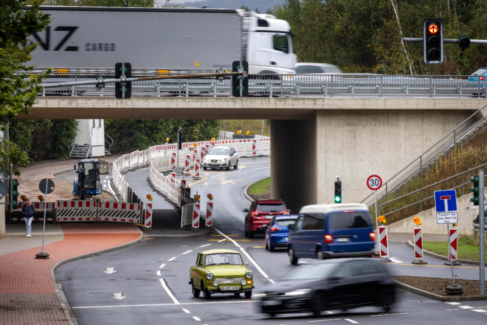 Die Brücke über die Neefestraße ist eine der "frisch" sanierten in Chemnitz.