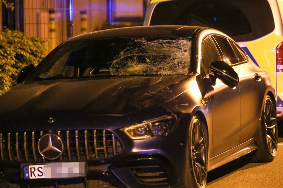Mercedes rast in Maifest-Gäste: 19-Jährige schwebt in Lebensgefahr!
