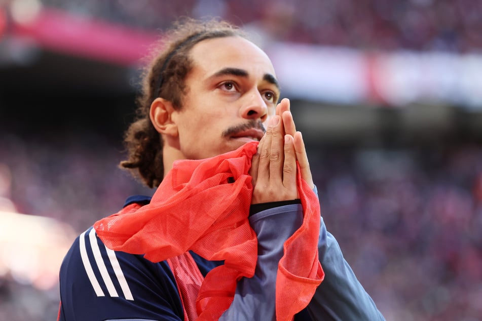 Yussuf Poulsen wurde schon beim Warmmachen von den Zuschauern gefeiert.