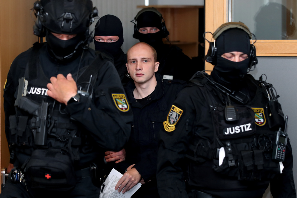 Dem Angeklagten Stephan Balliet droht im Falle einer Verurteilung lebenslange Haft.