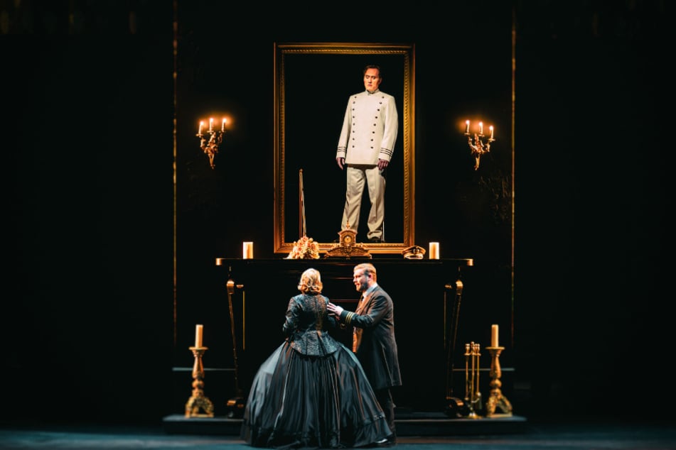 Die romantische Oper "Der fliegende Holländer" könnt Ihr im Opernhaus sehen.