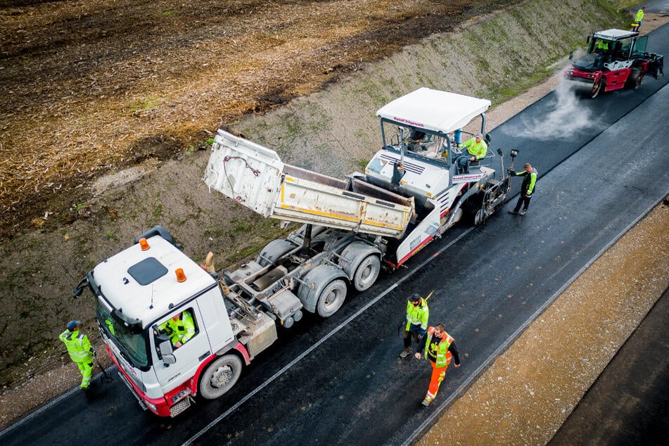 Sachsen will Sanierungsmaßnahmen der Infrastruktur zu beschleunigen.
