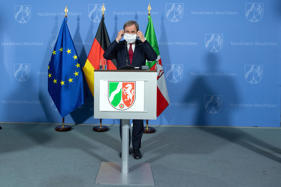 NRW-Ministerpräsident Armin Laschet (59, CDU) wirbt für scharfe Kontaktbeschränkungen.
