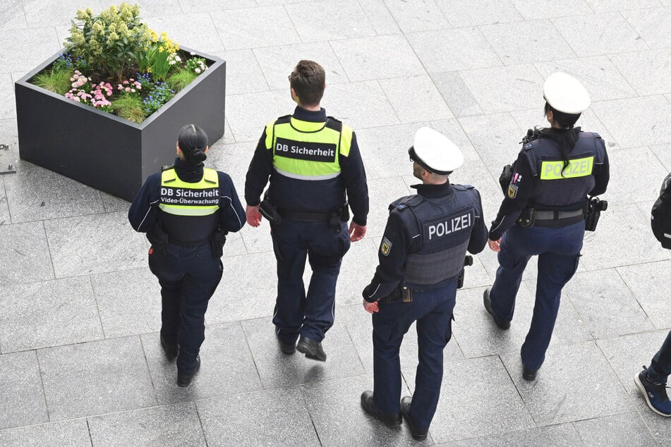 Erfolgreicher Einsatz: Die Bundespolizei nahm am Samstag in Dresden drei gesuchte Männer fest. (Archivbild)