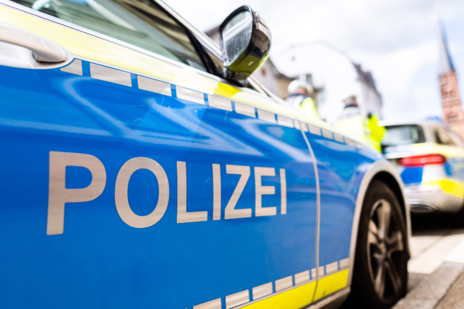 Die Berliner Polizei wurde am Dienstagabend auf einen 39-Jährigen aufmerksam, der drohte, die Botschaft in Dahlem mit einer Waffe anzugreifen. (Symbolbild)