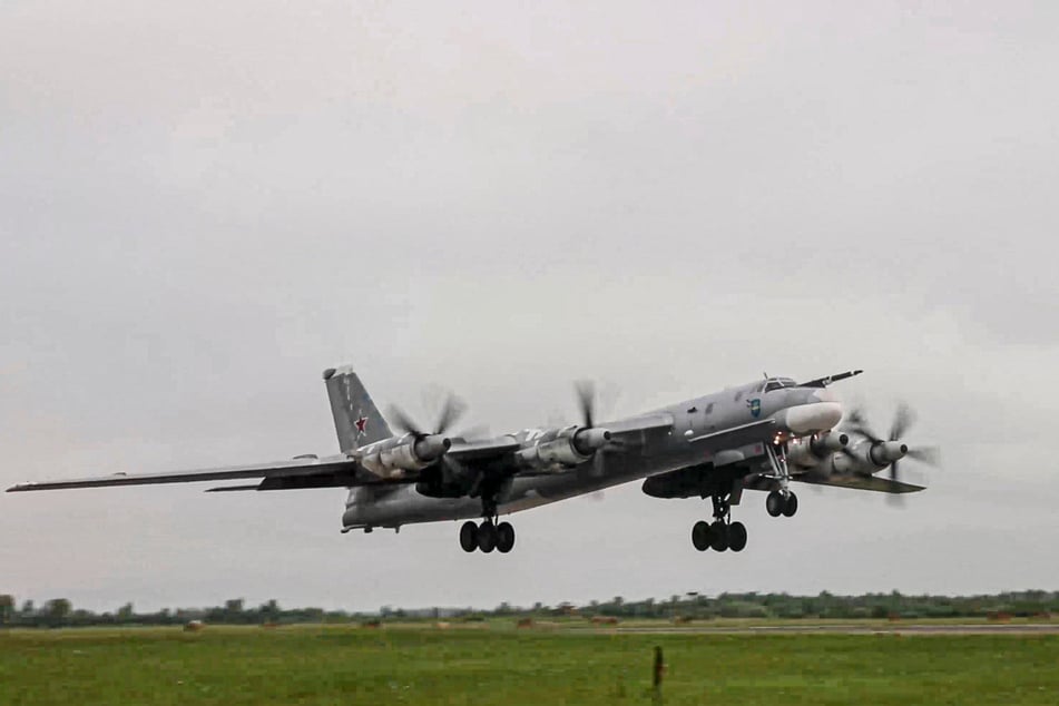 Ein Tu-95-Bomber der russischen Luftwaffe beim Start. (Archivfoto)