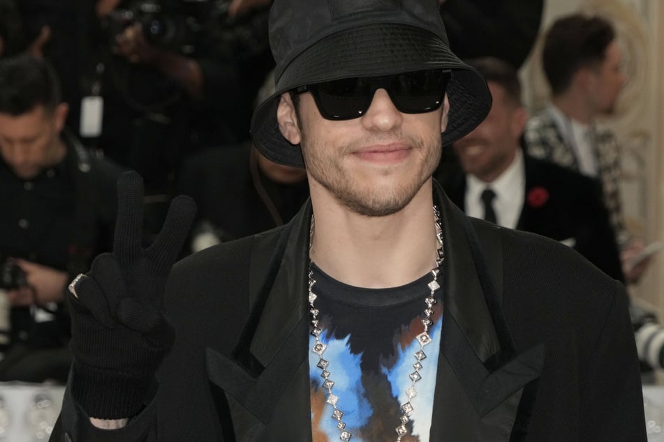 Pete Davidson has undergone a radical tattoo removal process.