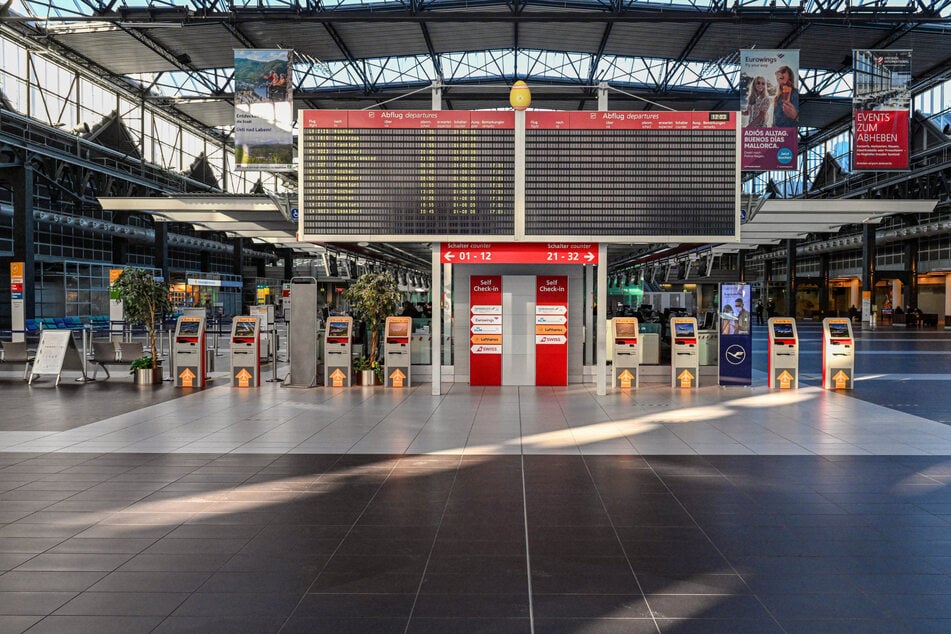 In den Hallen des Flughafen-Terminals waren sicherlich schon viele. Doch wer kann schon sagen, dass er mal eine Führung durch den Airport im Dresdner Norden gemacht hat? (Archivbild)