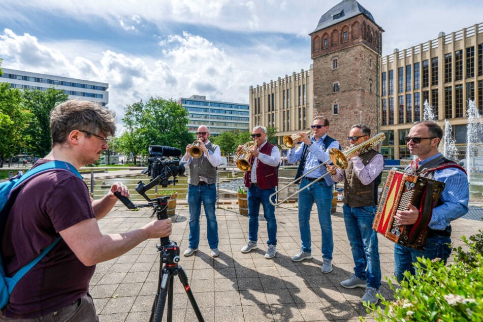 In Vorbereitung fürs "Woodstock der Blasmusik" dreht die Gruppe ein Musikvideo in Chemnitz.