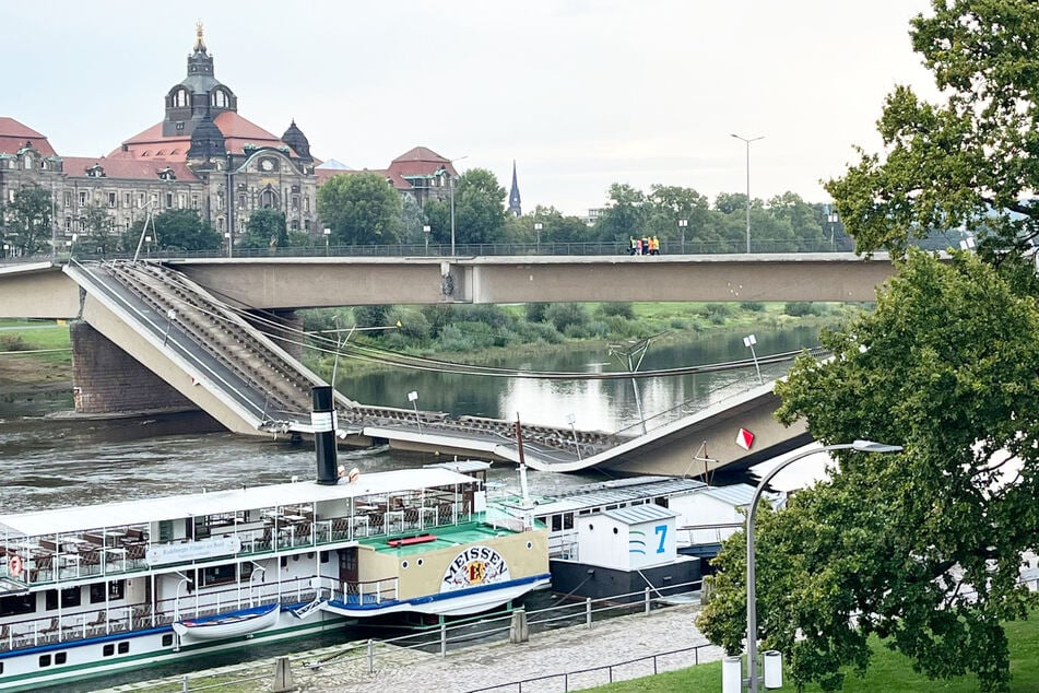 Ein rund 100 Meter langes Teilstücke der Carolabrücke in Dresden ist in der Nacht zu Mittwoch eingestürzt.