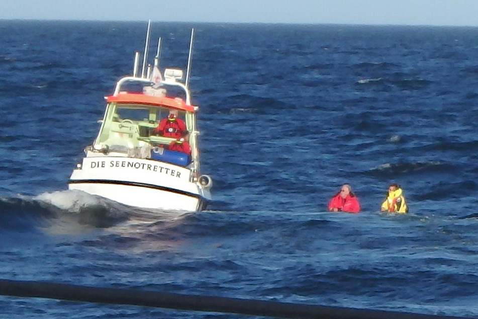 Segelyacht von "Santiano"-Pete in Kieler Bucht gesunken! Retter bergen Sänger und Frau aus Wasser