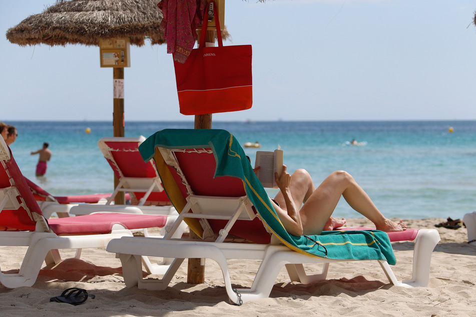 Einfach mal die Seele baumeln lassen, wie hier auf Mallorca, das wünschen sich wohl Viele. Doch wegen Corona gibt es auch 2021 große Sorgen bei der Reiseplanung.