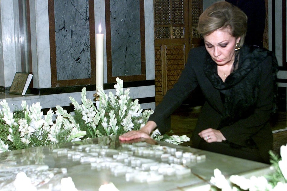 Pahlavi 2001 bei der Beerdigung ihrer jüngsten Tochter. (Archivfoto)