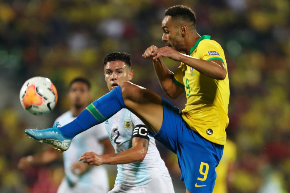 Matheus Cunha (r.) wird bei Olympia mit der Brasilianischen U23 auf Deutschland treffen. Seine Zukunft wird auch mit seiner Leistung bei dem viel beachteten Turnier zusammenhängen.