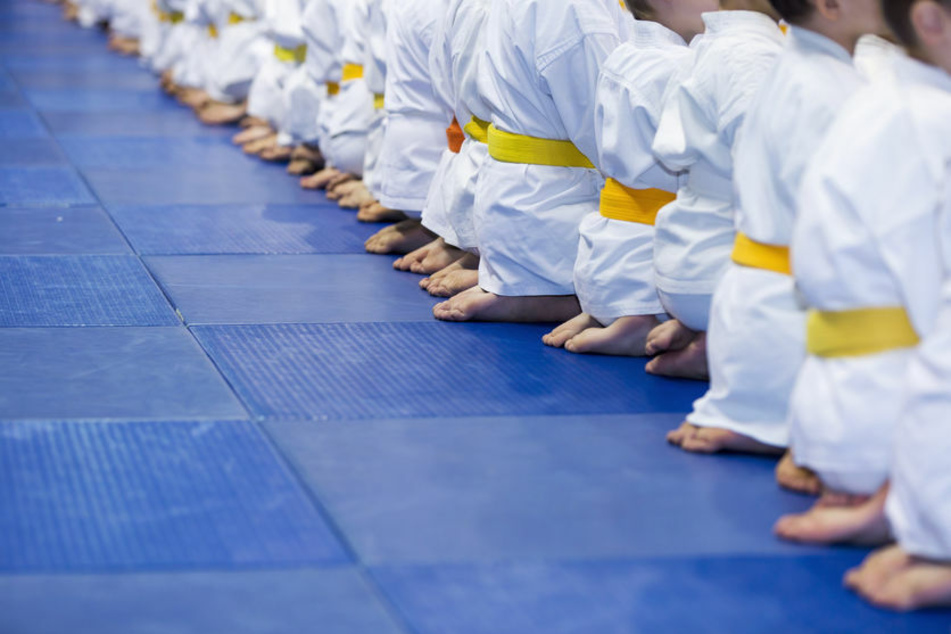 Einem Judotrainer werden zahlreiche Missbräuche an Jungen vorgeworfen. (Symbolbild)
