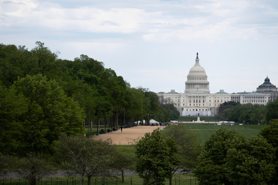 Das Kapitol erhebt sich auf dem Capitol Hill.