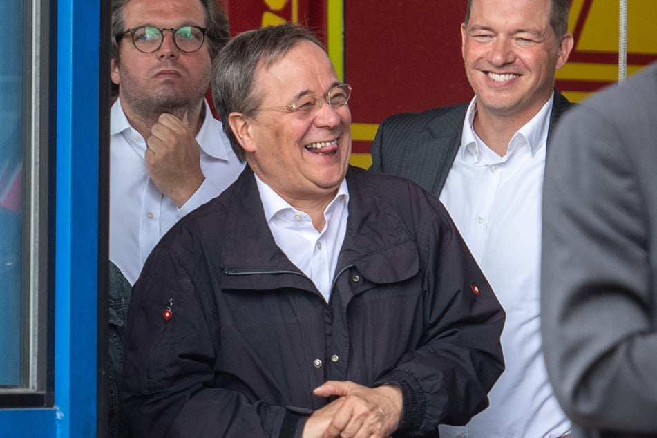 Armin Laschet (60, CDU), Ministerpräsident von Nordrhein-Westfalen, lacht während Bundespräsident Steinmeier (nicht im Bild) ein Pressestatement gibt. Kostet ihn dieser Moment die Kanzlerschaft?