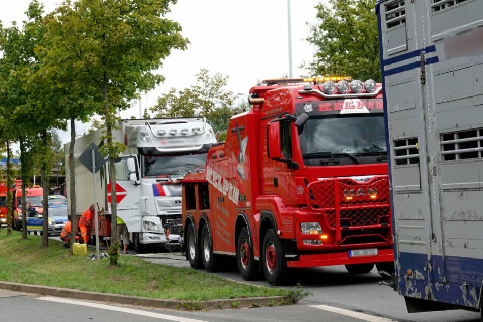 Auf dem Südring fuhren zwei Lastwagen ineinander.