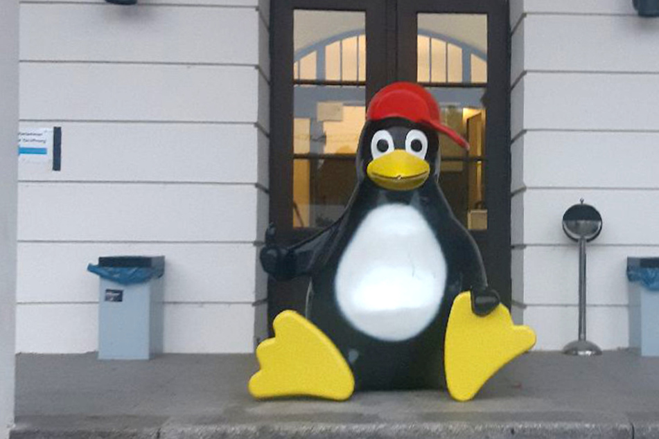 Dieser Pinguin wurde vom Freibad Mittweida am Freitagmorgen als gestohlen gemeldet.