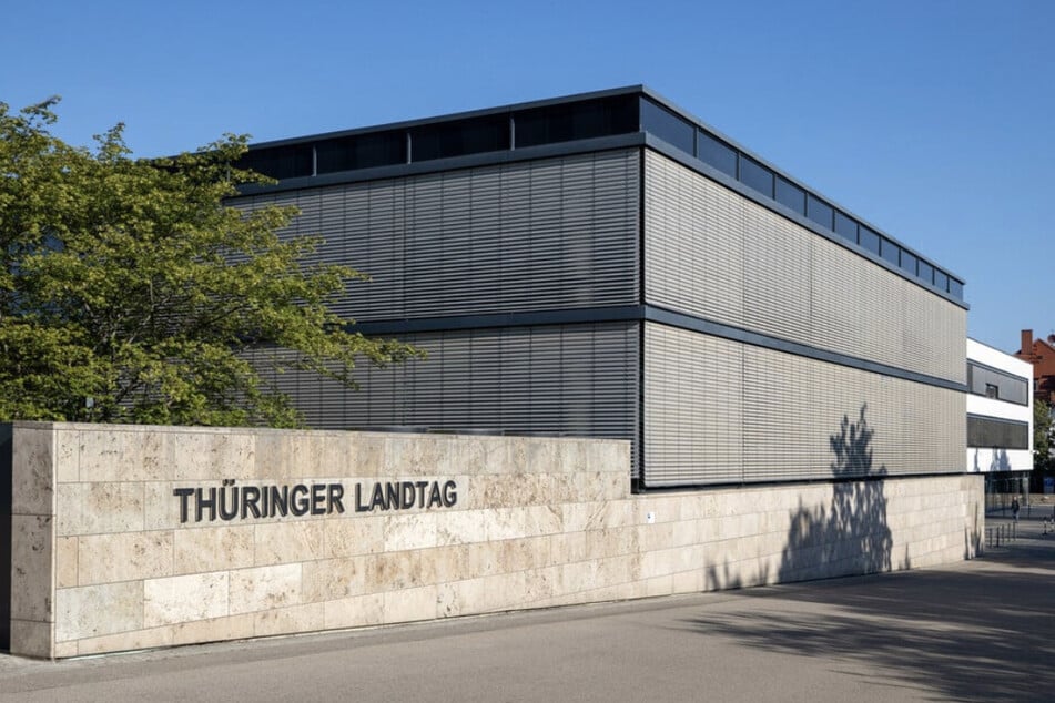 Die Polizei war damals nach dem Aufkommen der Vorwürfe im Thüringer Landtag im Einsatz gewesen. (Archivbild)