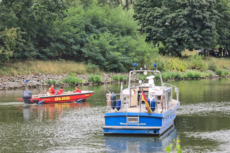 Rettungskräfte bargen die Frau am Sonntagmorgen vom Ufer der Havel. (Symbolbild)