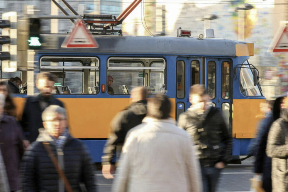 Besitzer des Leipzig-Passes können seit dem Sommer das 365-Euro-Ticket nutzen. Für alle anderen sieht es schlecht aus. (Symbolbild)