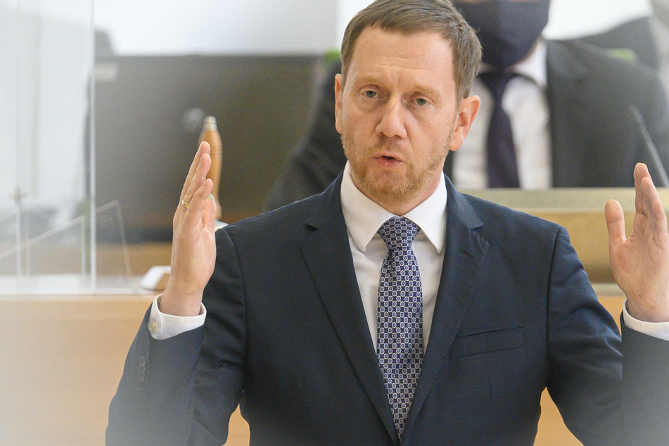 Kretschmer vermeidet das Wort Lockdown, aber "harter Wellenbrecher" soll kommen