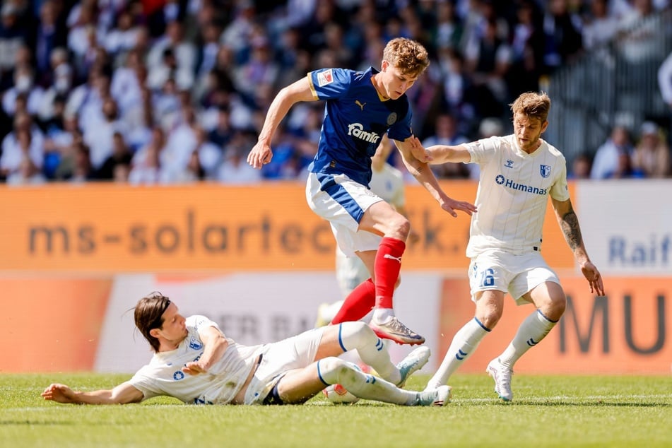Phil Harres (M.) war zuletzt bei Holstein Kiel in bestechender Form.