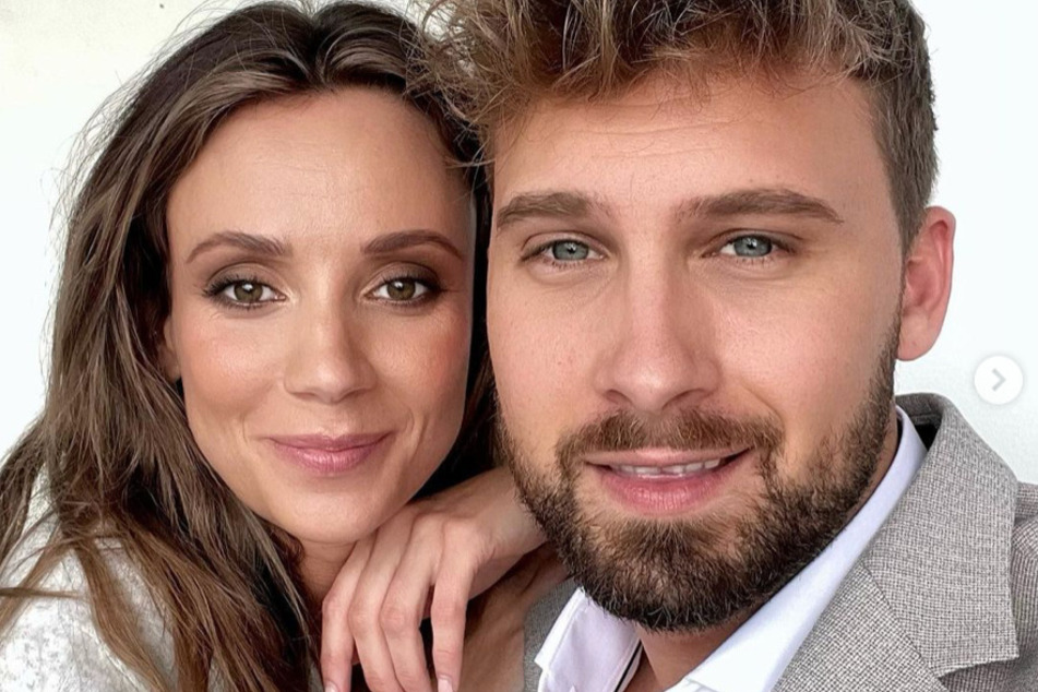 Anna Rossow (33) und Dominik Stuckmann (30) sind das Bachelor-Paar 2022.