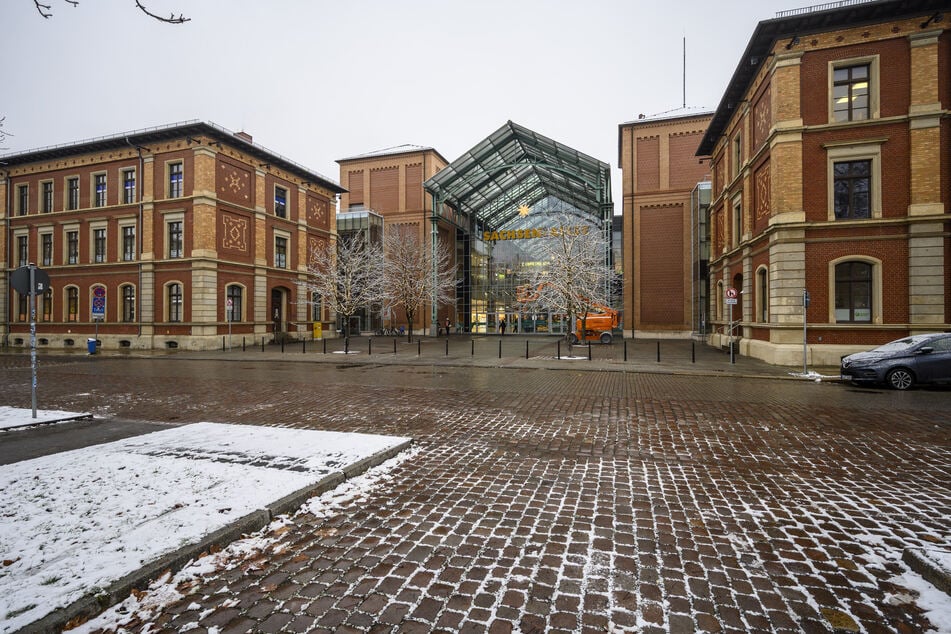 Im Parkhaus der Sachsen-Allee wurden am Montag drei Autos zerkratzt. Die Polizei schnappte einen Verdächtigen (26).