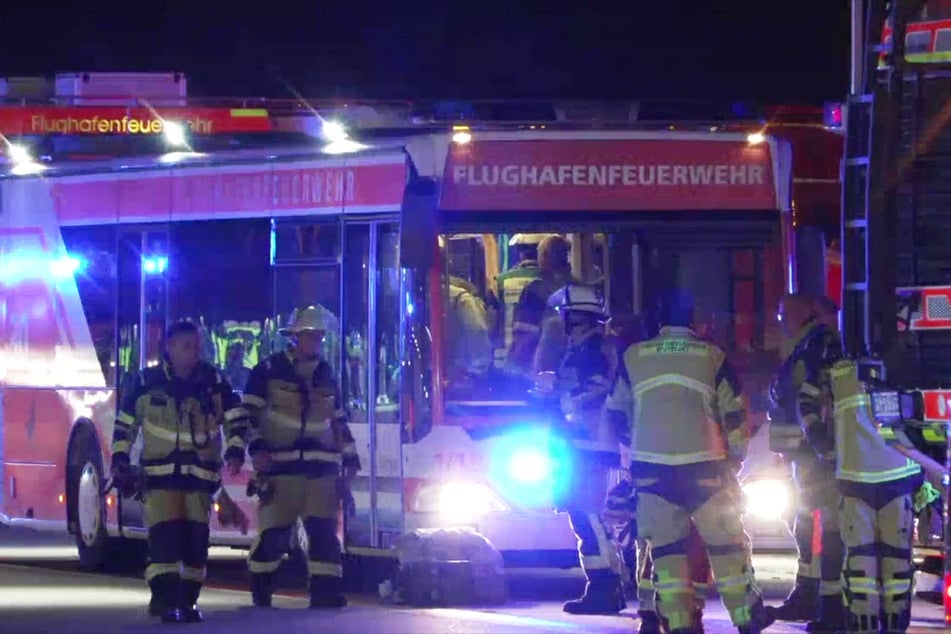Der Feuerwehreinsatz hielt mehrere Stunden an.