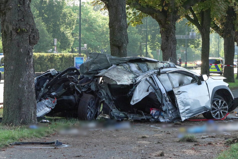 Der Unfallort glich im Anschluss einem Trümmerfeld.