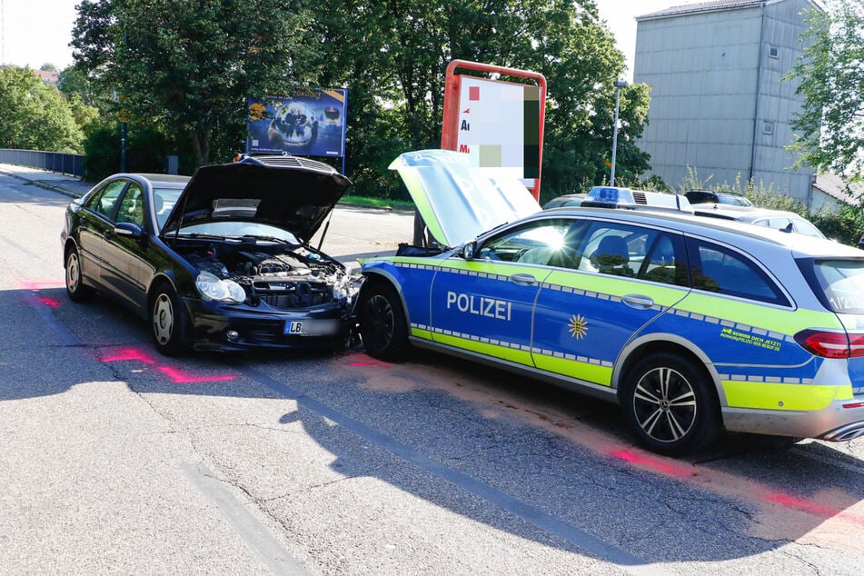 Die verunfallten Fahrzeuge mussten abgeschleppt werden.