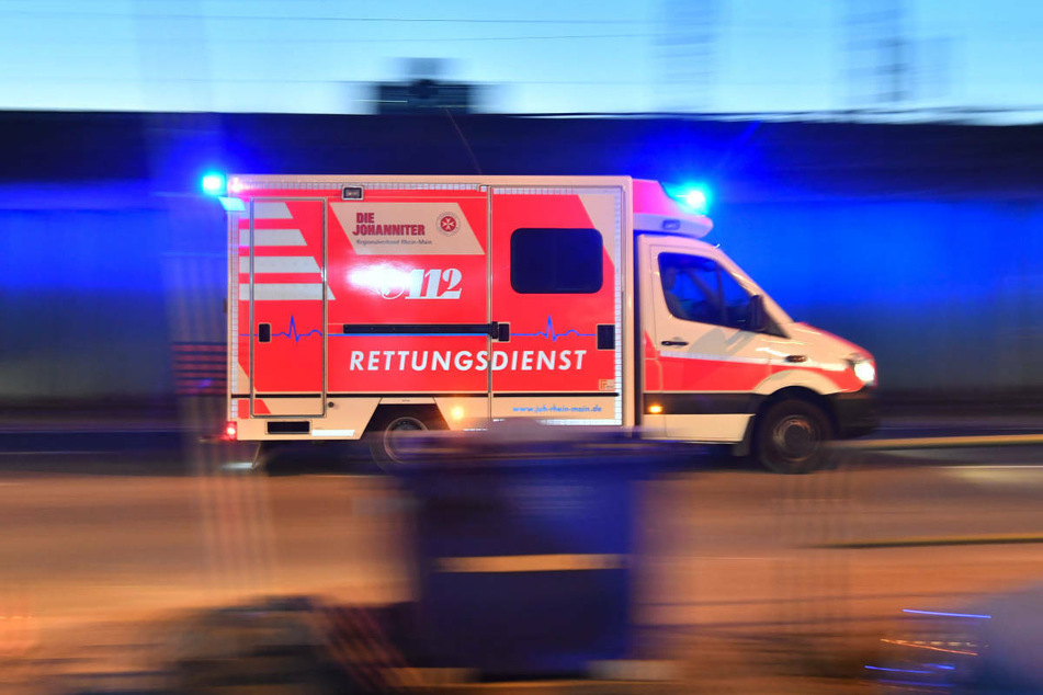 Der 40-Jährige ist mit einem Rettungswagen ins Klinikum Greifswald gebracht worden. (Symbolfoto)