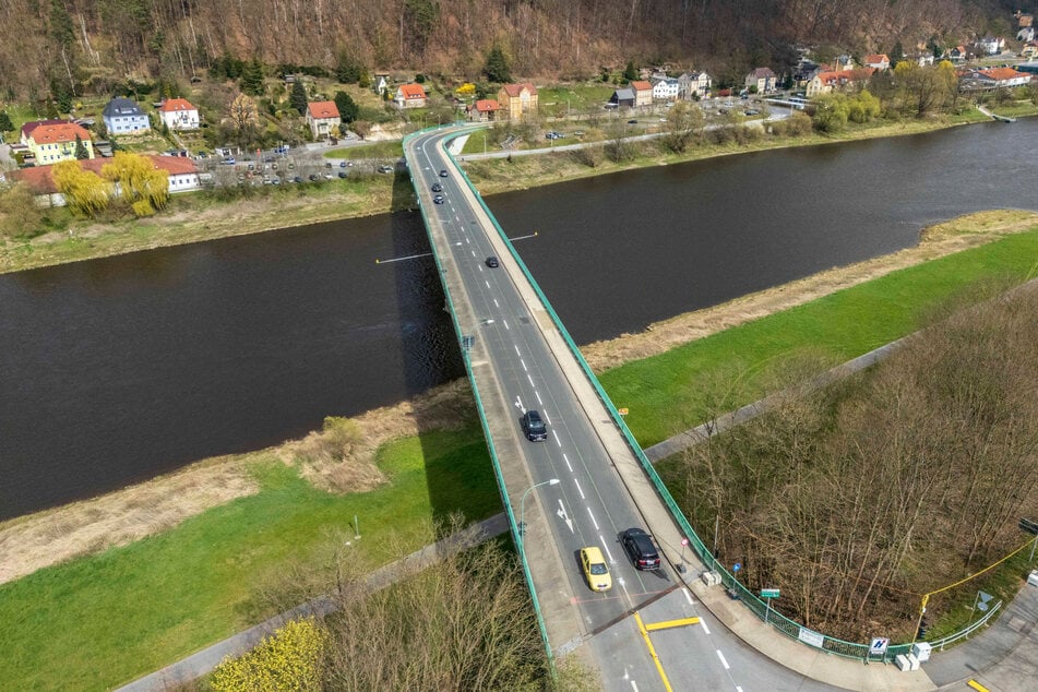 Hält die Elbbrücke in Bad Schandau sogar noch mehr aus, als bisher gedacht? (Archivfoto)