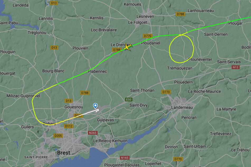 Auf der Flug-Aufzeichnung ist deutlich zu sehen, wie die Crew des Airbus zum Landen ansetzte und dann einen Ring flog.