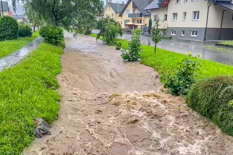 Der Oberkircher Weidenbach mutierte zum reißenden Fluss.