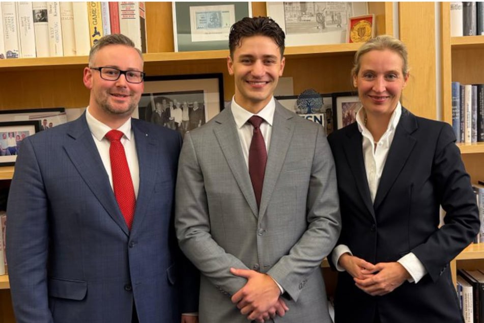 John Rudat (21, M.) traf sich am Montag mit AfD-Chefin Alice Weidel (46, r.) und dem AfD-Fraktionsvorsitzenden Sebastian Münzenmaier (36, l.) im Bundestag.