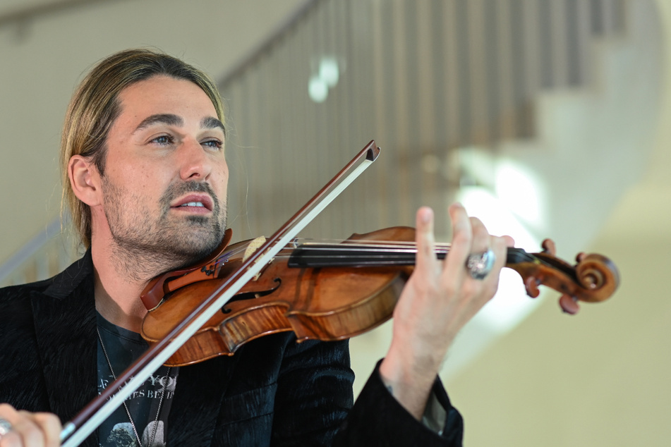 Auf der Geige ein Virtuose im richtigen Leben ganz schüchtern? David Garrett (42) behauptet, dass er selbst sich niemals aufdringlich verhalten würde.