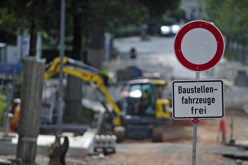 Unter der Geibelstraße in Chemnitz ist ein Wasserrohr geplatzt. (Symbolfoto)