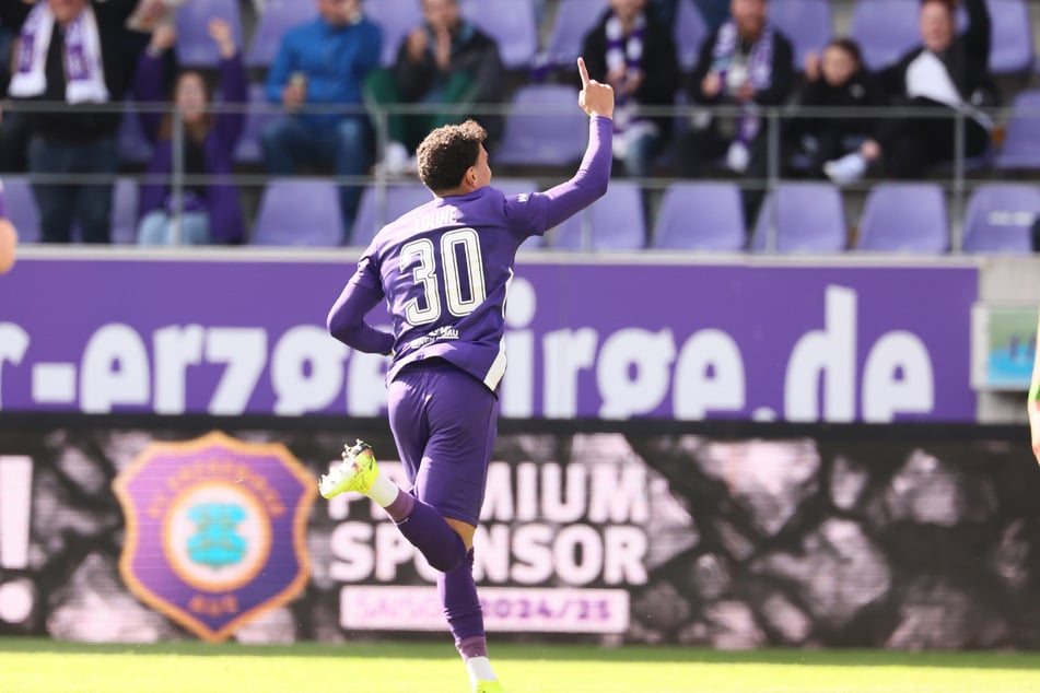 Ali Loune jubelt nach seinem 1:0-Treffer gegen den FC Ingolstadt.