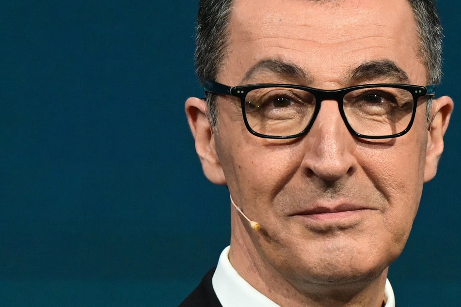 Grünen-Politiker Özdemir mit Ansage bei Migration: "Sind auf Weltoffenheit angewiesen. Aber ..."