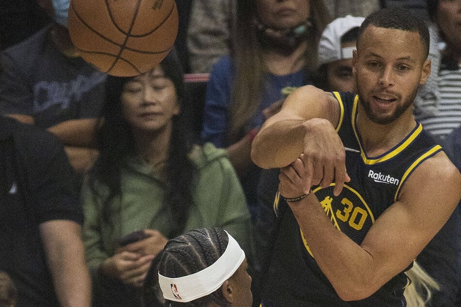 NBA: Warriors win at home behind Curry’s plethora of points over the Grizzlies