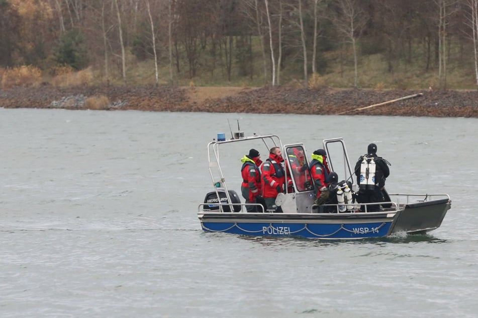 Traurige Gewissheit am Geierswalder See: 63-Jähriger nach Bootunglück tot aufgefunden